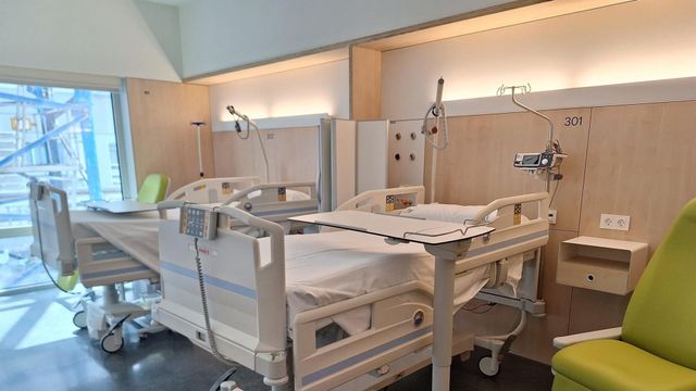 Una de las habitaciones de la nueva planta maternofilial del Hospital del Mar de Barcelona