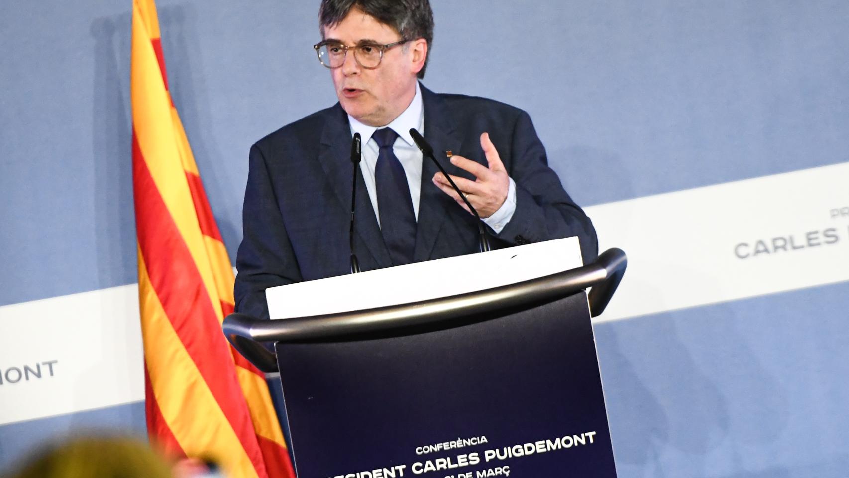 El expresidente de la Generalitat y eurodiputado de Junts, Carles Puigdemont, durante una conferencia