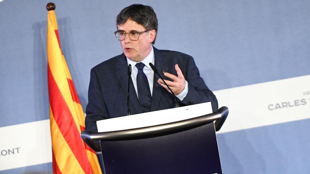 El expresidente de la Generalitat y eurodiputado de Junts, Carles Puigdemont, durante una conferencia