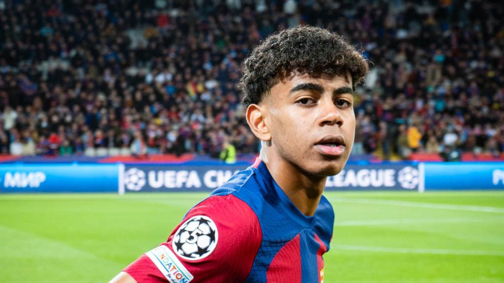 Lamine Yamal, antes de un partido de Champions League