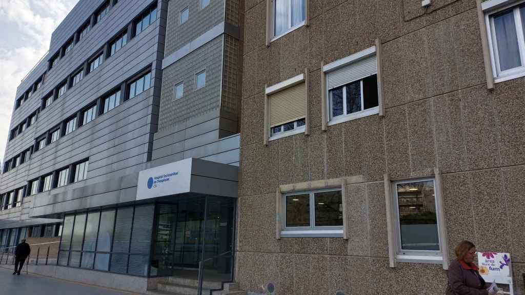 Edificio sociosanitario de la 'Cruz Roja' y edificio de consultas externas