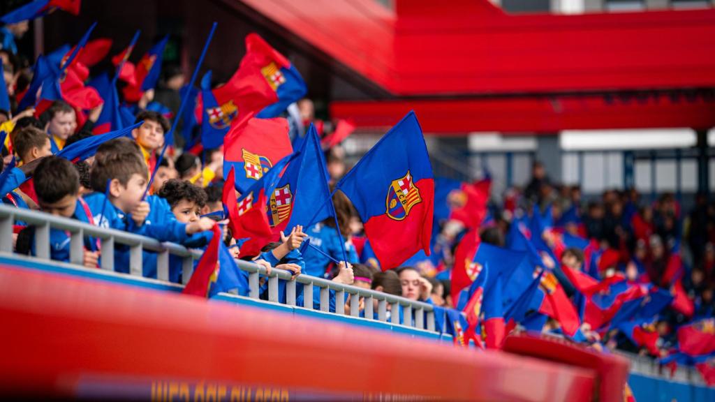Los participantes de la Barça Academy World Cup, en el Estadi Johan Cruyff