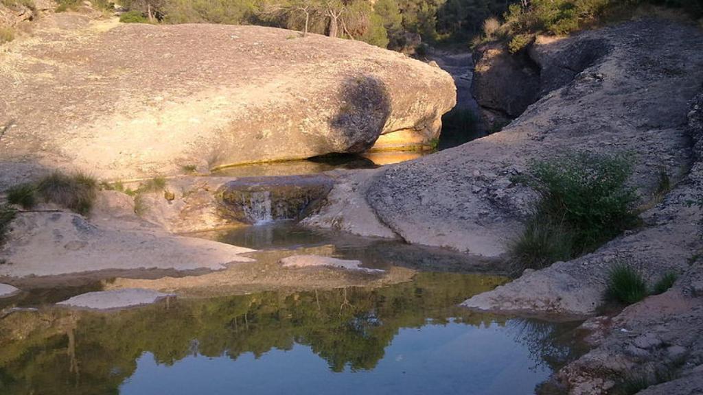Las 'olletes', piscina natural fluvial en el río de Canaletes