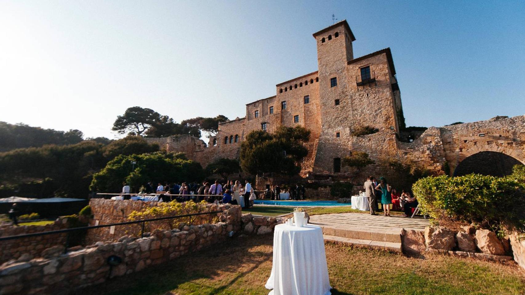 Celebración de una boda en el castillo de Tamarit
