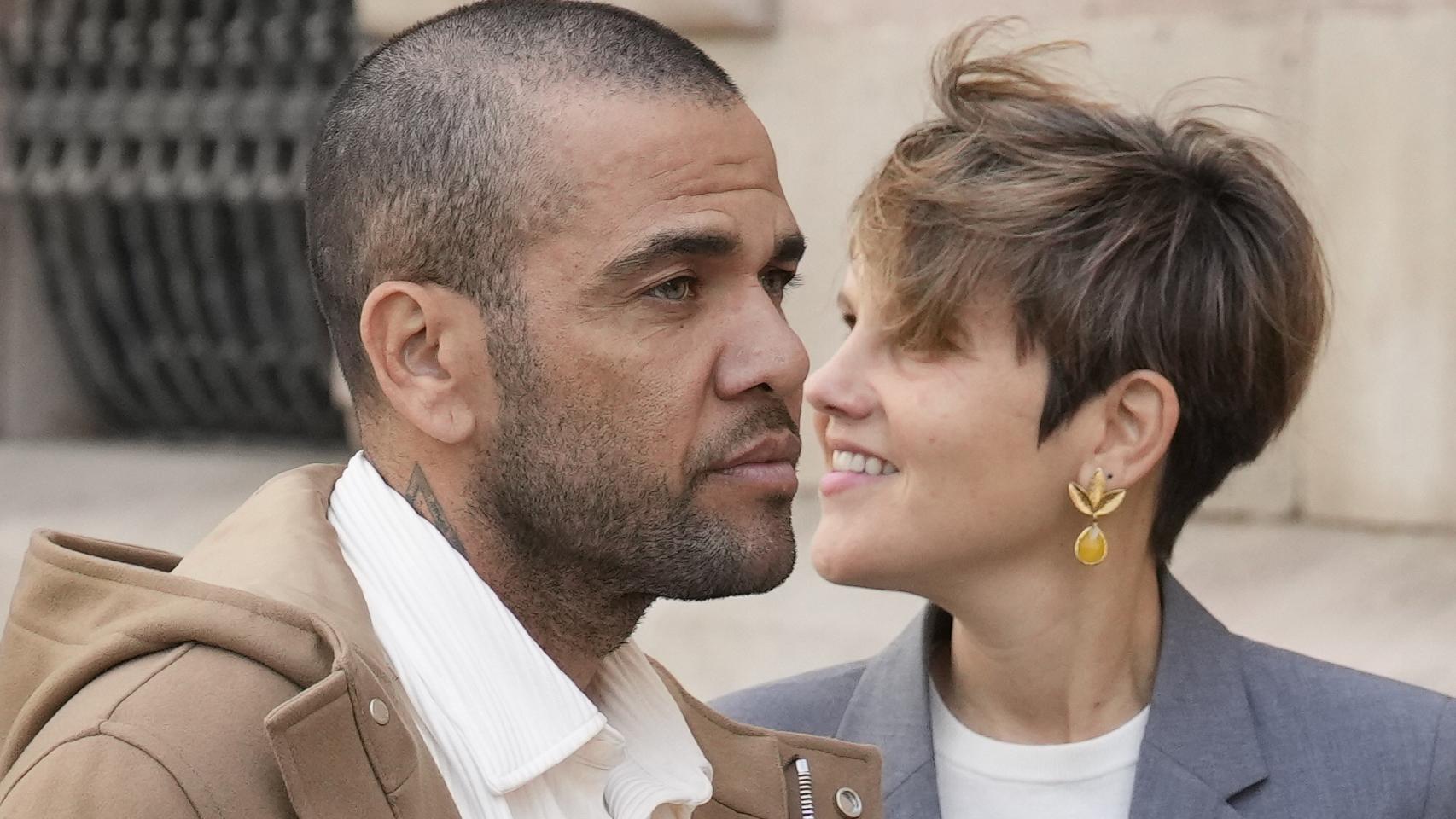 Dani Alves sale de la Audiencia de Barcelona por su comparecencia semanal