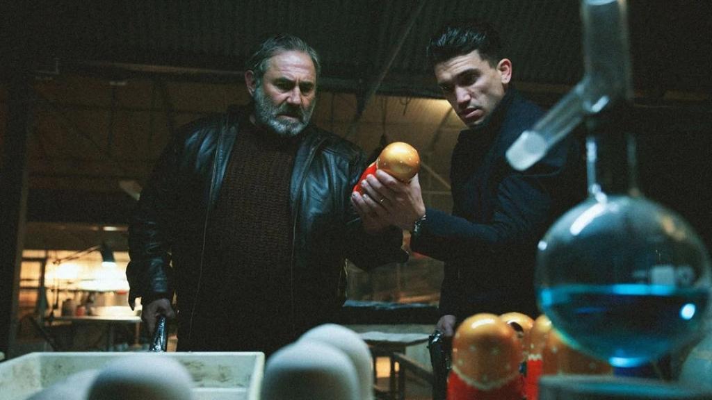 Sergi López y Jaime Lorente en 'Mano de hierro'