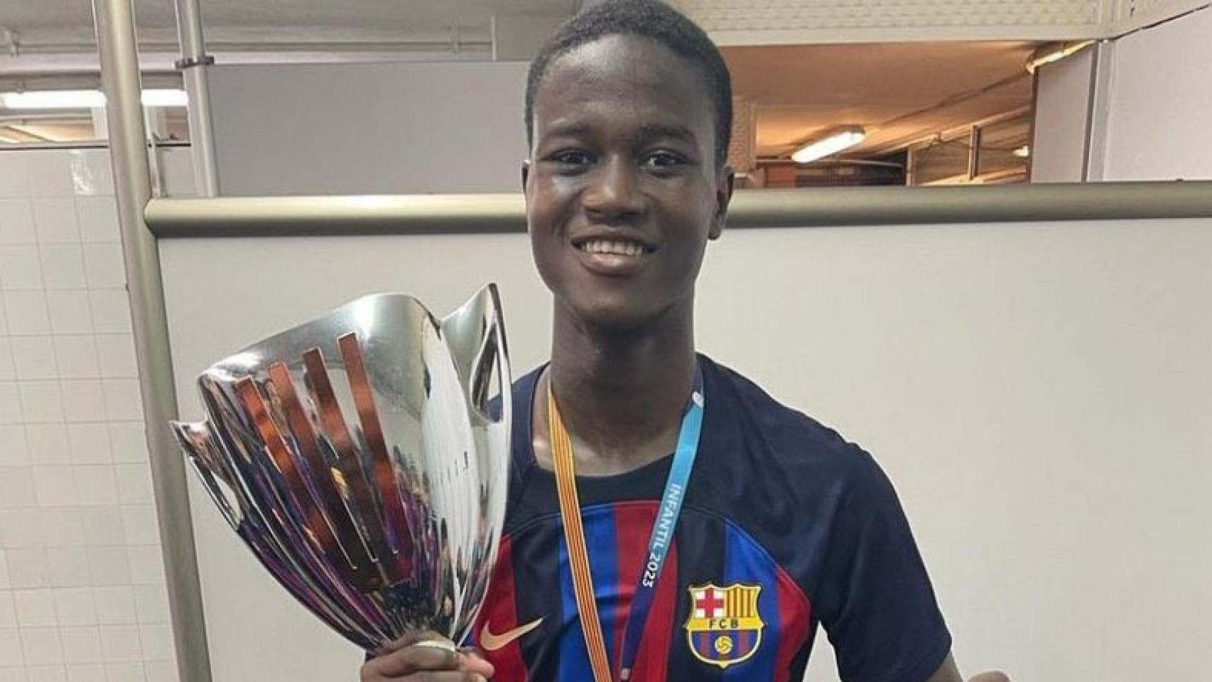 Baba Kourouma, hermano de Ilaix Moriba, en la Masía