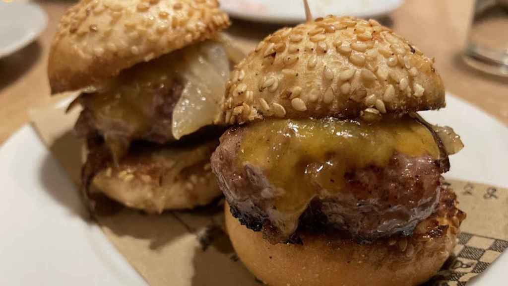 Dues tapes de hamburgueses de Café Pagés