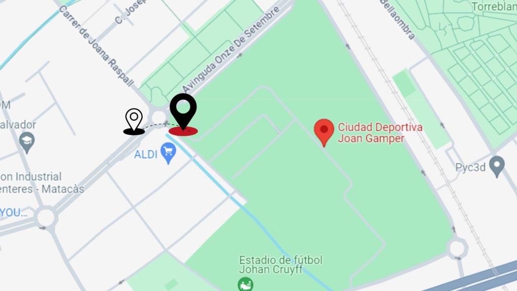 Salida de la CE Joan Gamper (en negro) y dónde se bajó Iñigo Martínez (en blanco)
