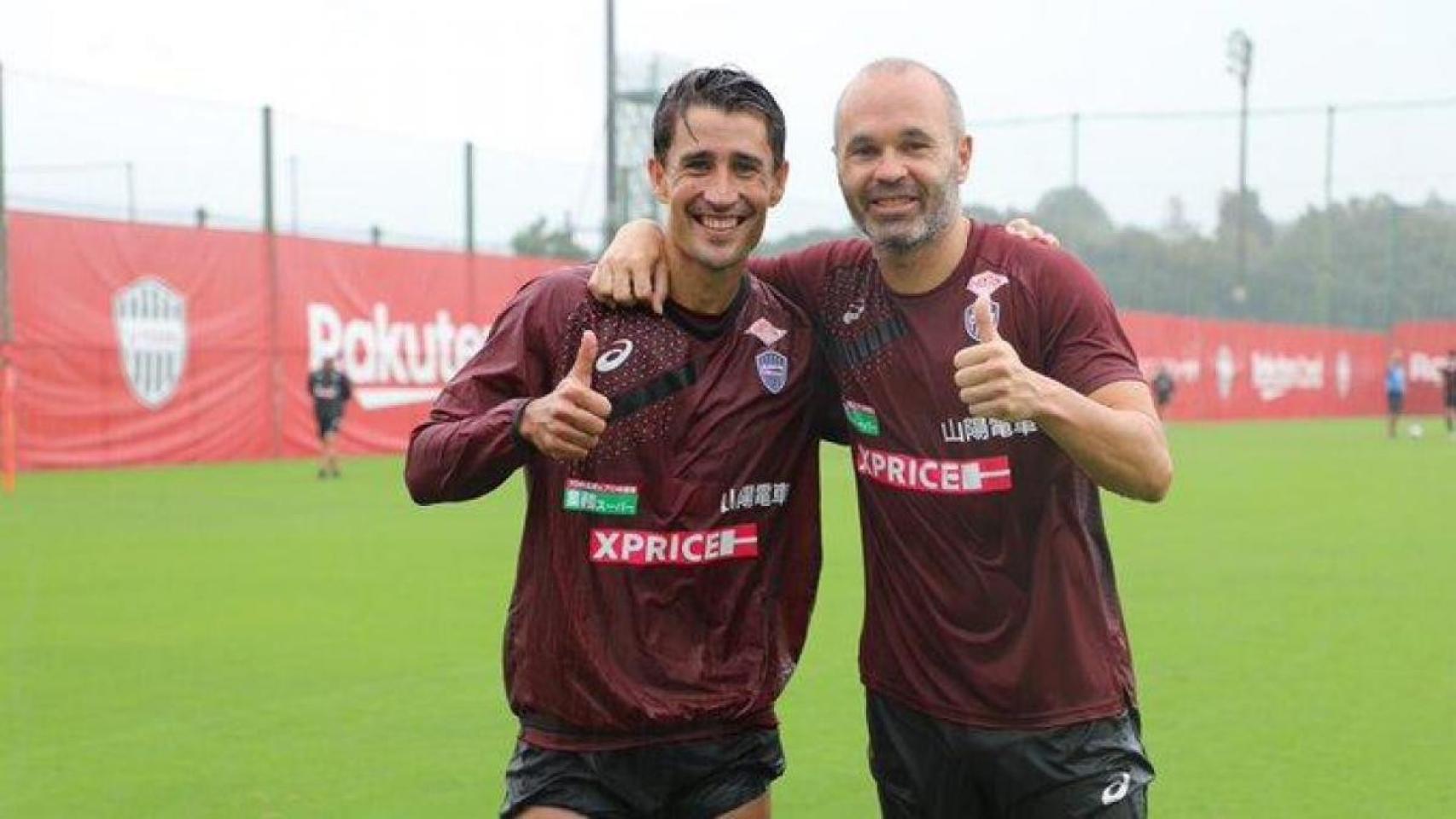 Bojan Krkic y Andrés Iniesta, en un entrenamiento con el Vissel Kobe