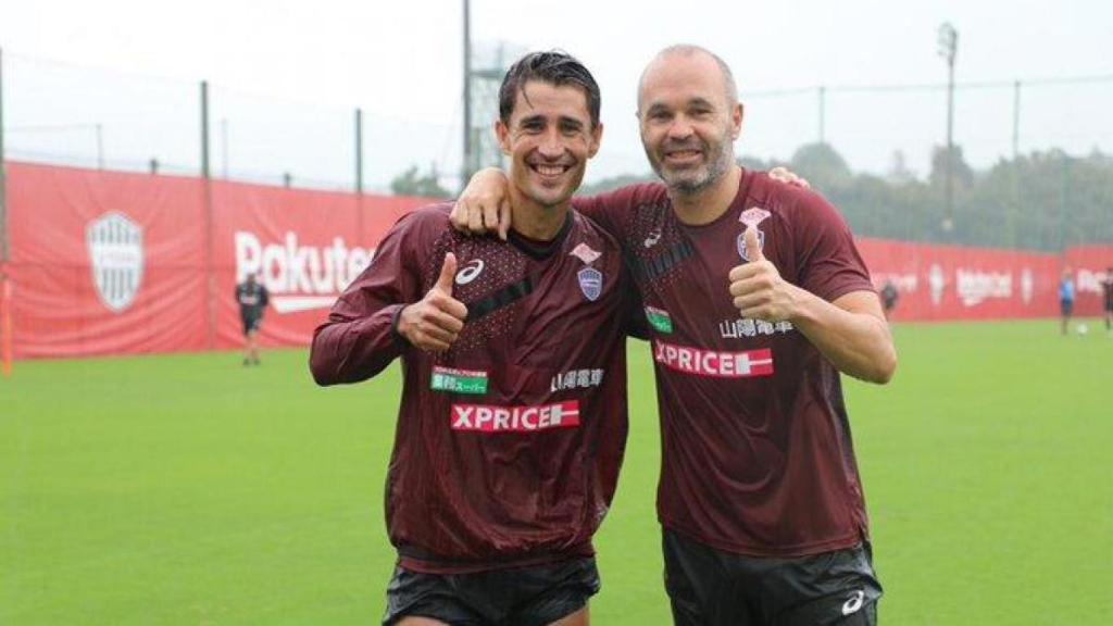Bojan Krkic y Andrés Iniesta, en un entrenamiento con el Vissel Kobe