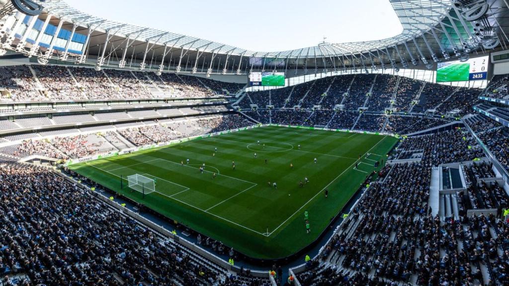 Una postal del primer partido del Tottenham en su casa inaugurada en 2019