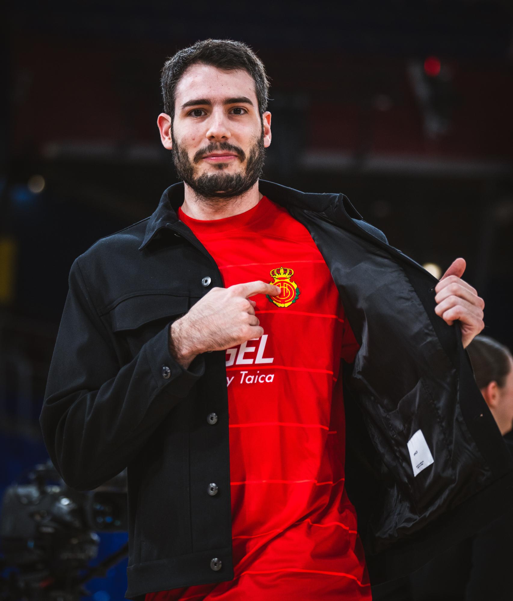 Àlex Abrines muestra su apoyo al Mallorca antes de la final de Copa del Rey