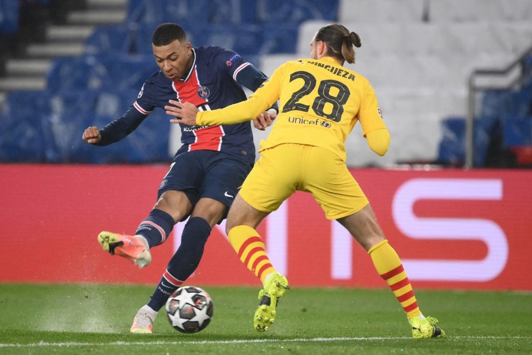 Mbappé remata ante la oposición de Mingueza