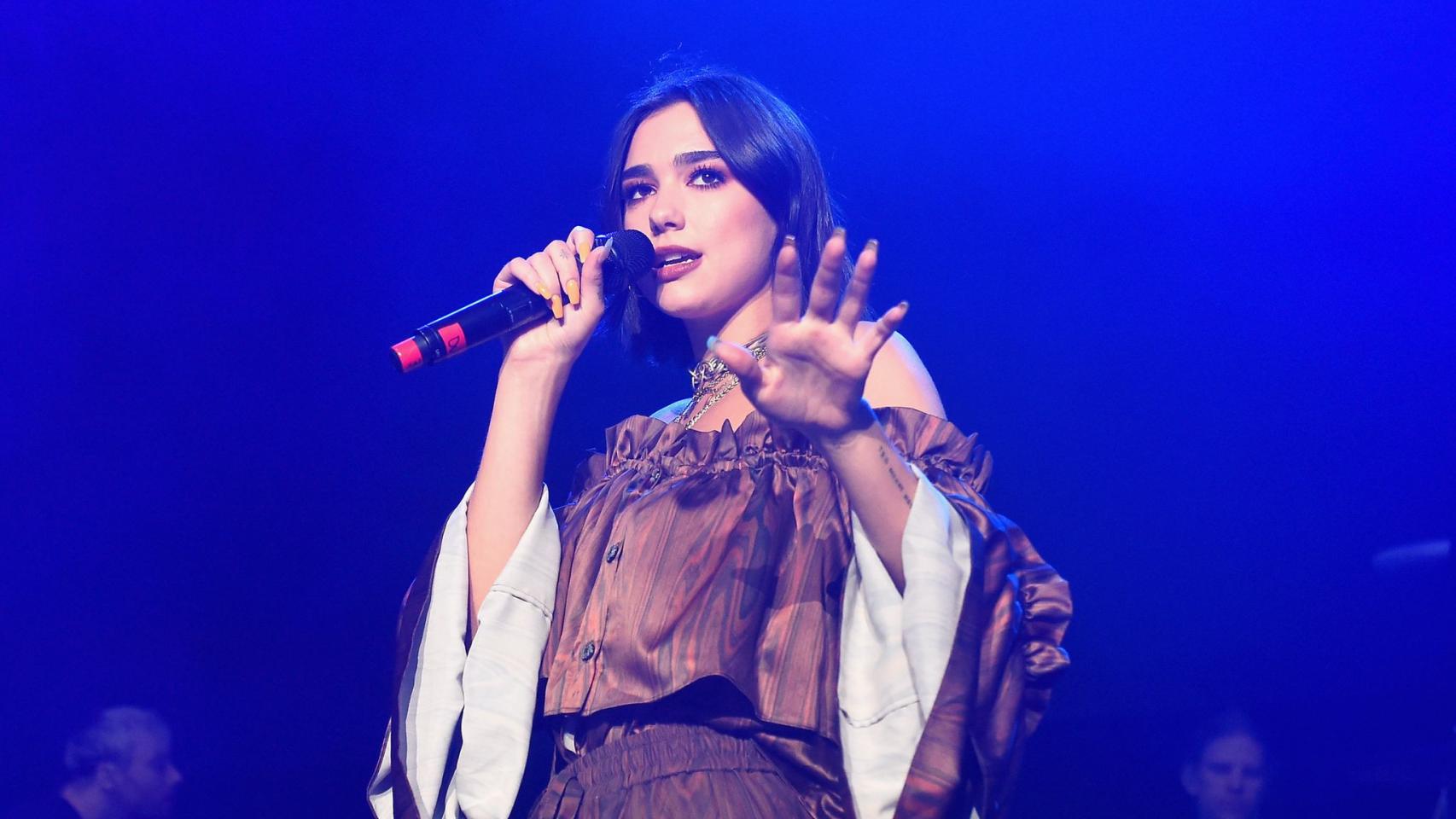 La cantante de pop Dua Lipa, durante un concierto