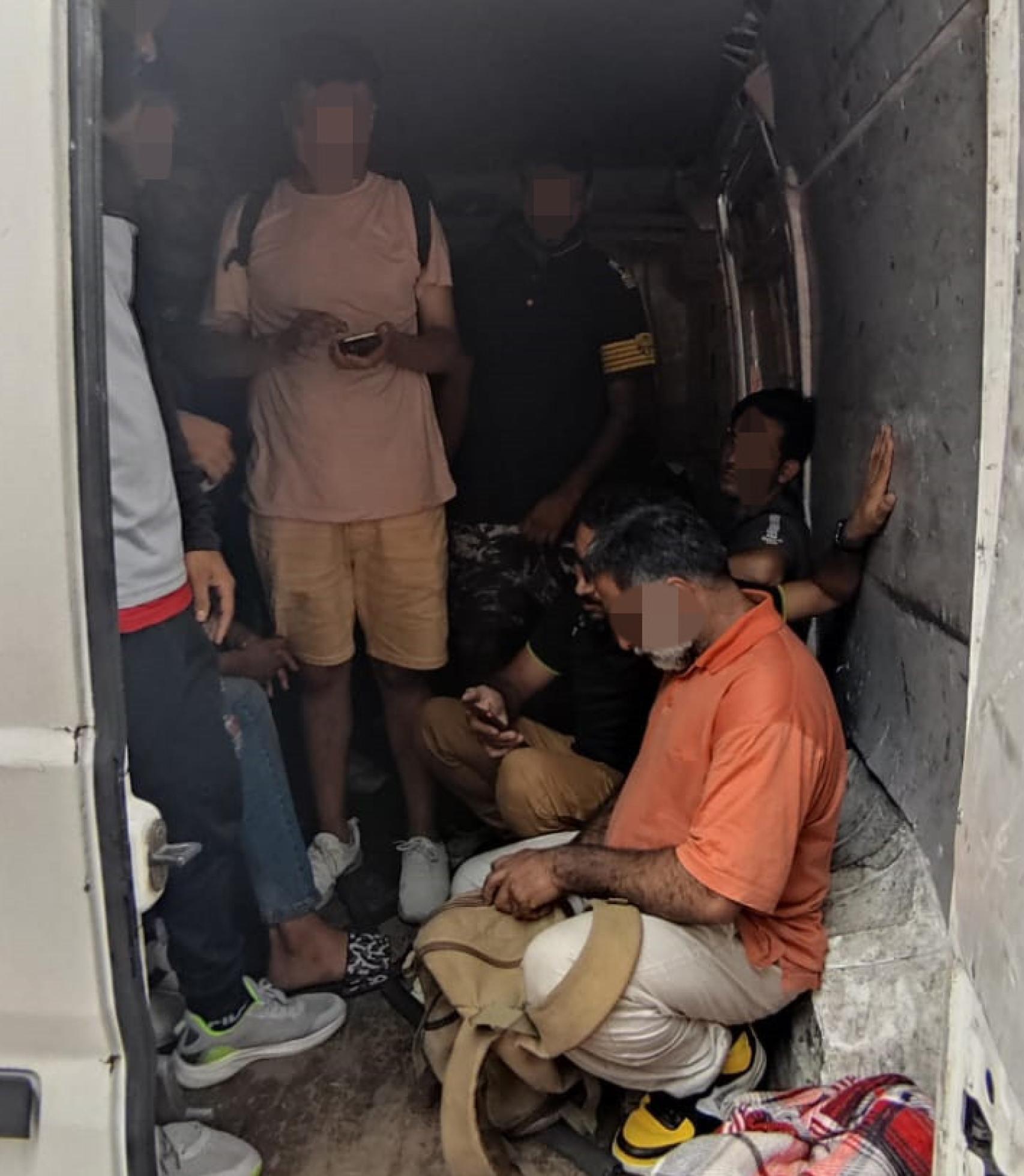 Así viajaban las víctimas de esta red de tráfico de personas