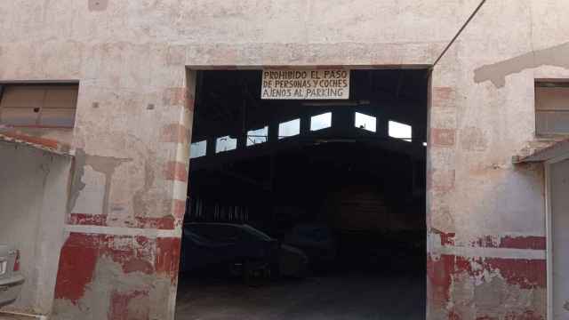 Entrada del parking conflictivo del Raval