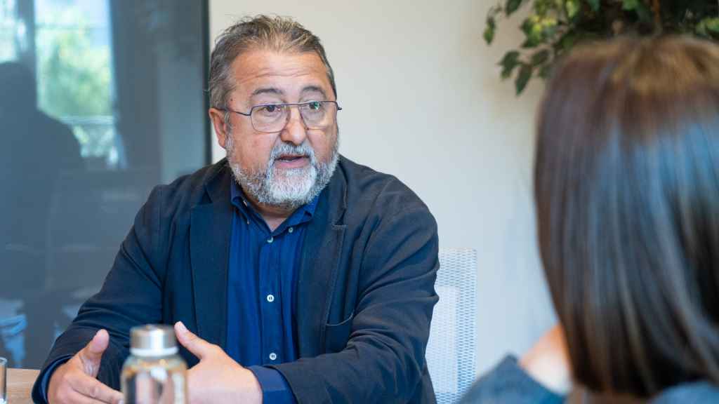 Nico Cerpa, presidente de SOM Castelldefels, en una entrevista con Metrópoli