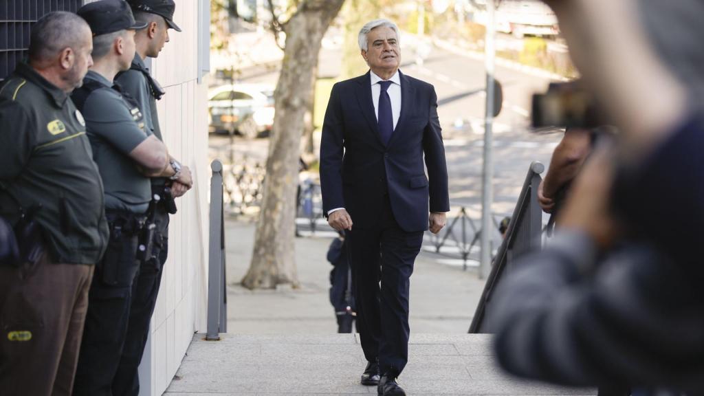 Pedro Rocha, de camino a declarar como testigo en el 'caso Broly' en el marco del 'caso Rubiales'