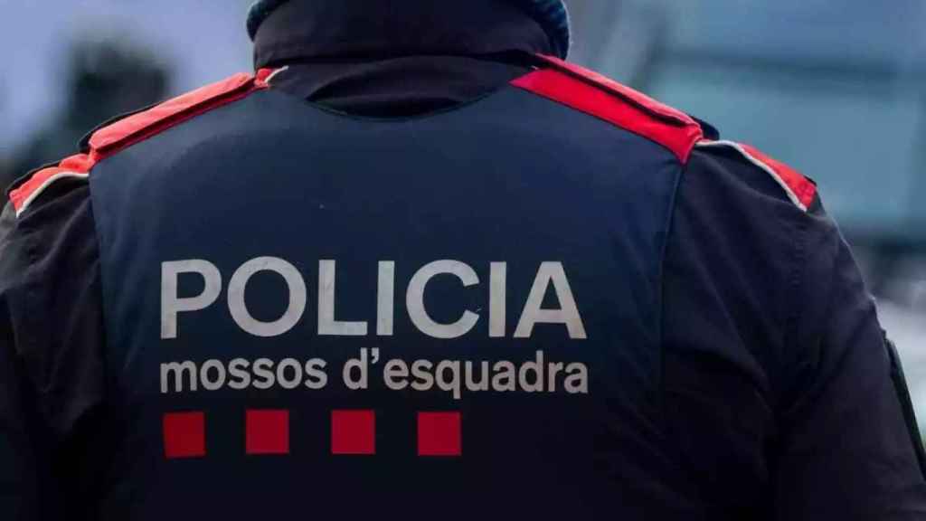 Primer pla d'un agent dels Mossos d'Esquadra
