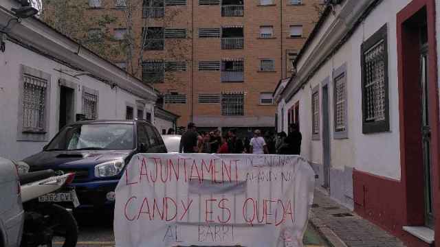 Imagen de una protesta antes de un deshaucio en Barcelona