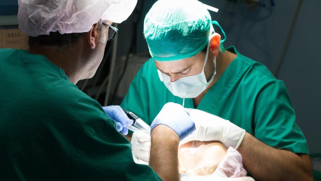 Una cirugía en un hospital catalán