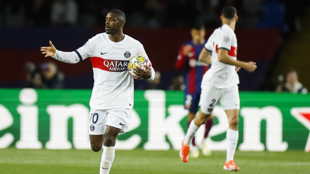 Dembelé, después de marcar un gol ante el Barça en Montjuïc