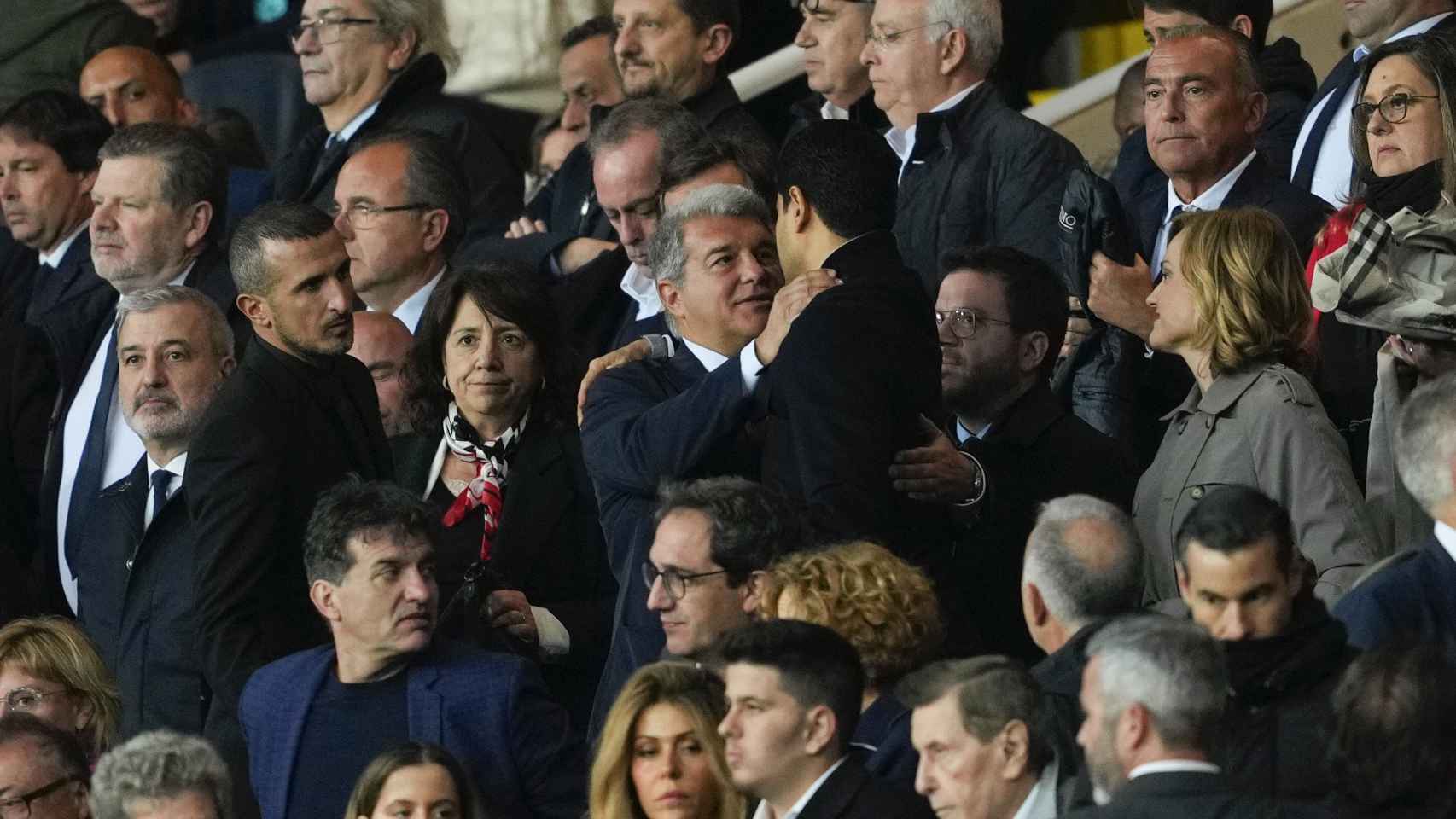 Joan Laporta y Nasser Al-Khelaifi, tras la victoria del PSG en Montjuïc