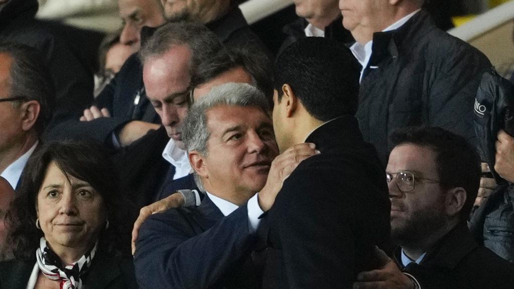 Joan Laporta y Nasser Al-Khelaifi, tras la victoria del PSG en Montjuïc