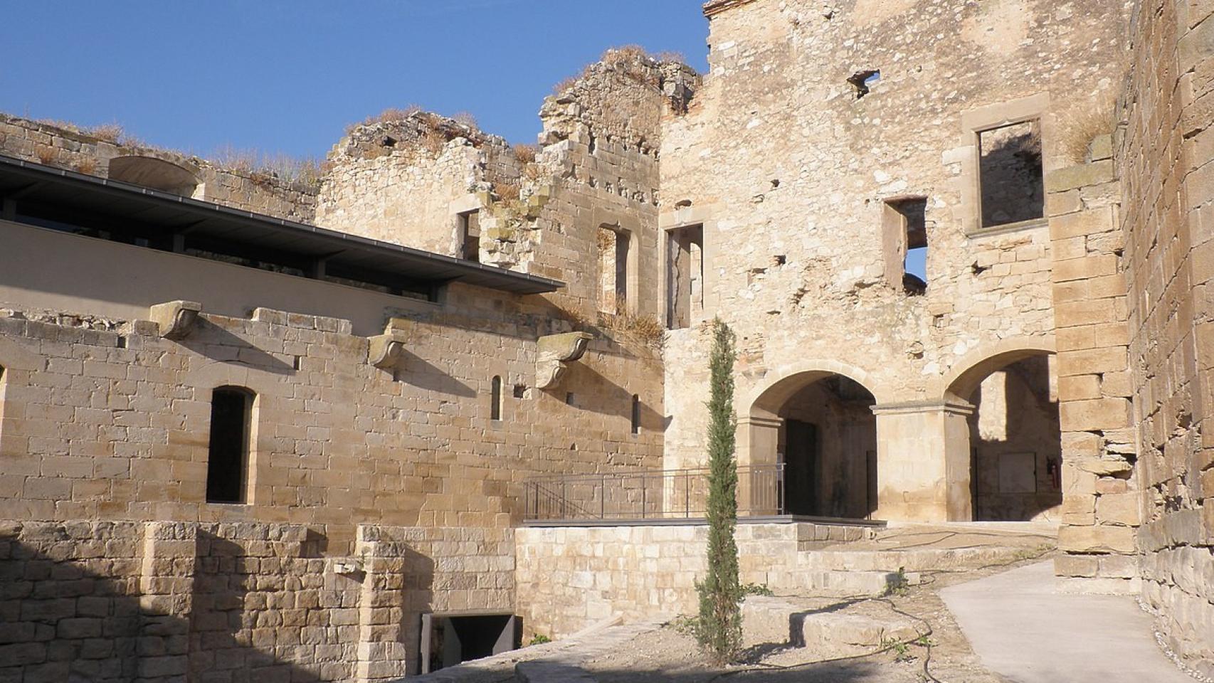 Patio del Castillo de Maldà