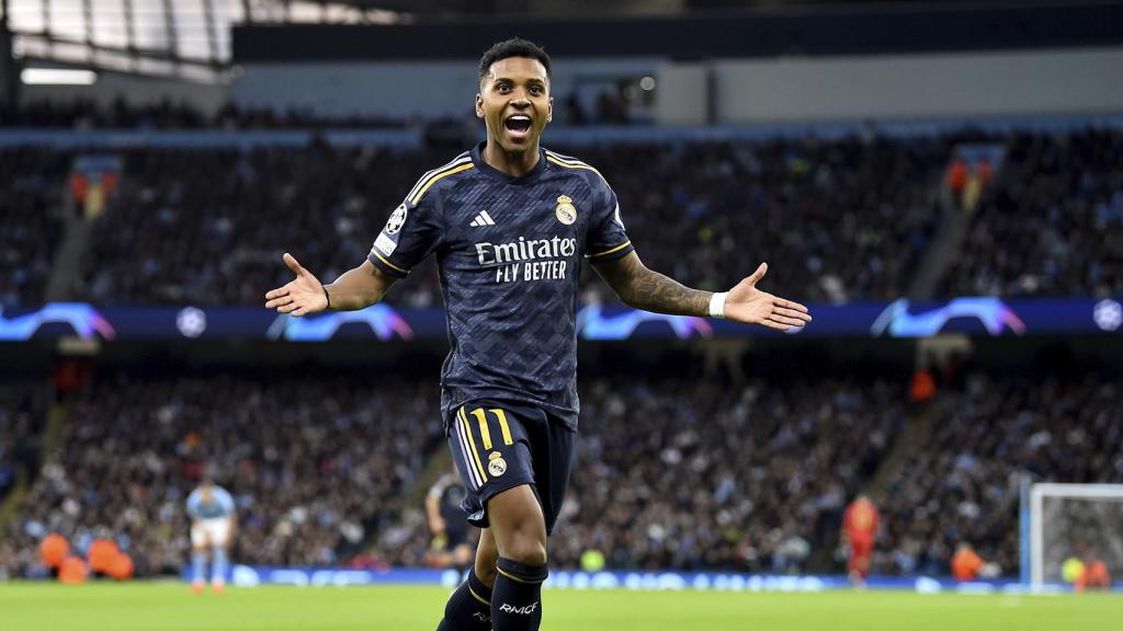 Rodrygo festeja su gol anotado contra el Manchester City en el Etihad