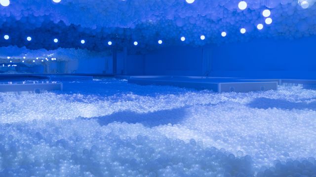 Una de las salas de la exposición inmersiva de 'Balloon Museum', ahora en Barcelona