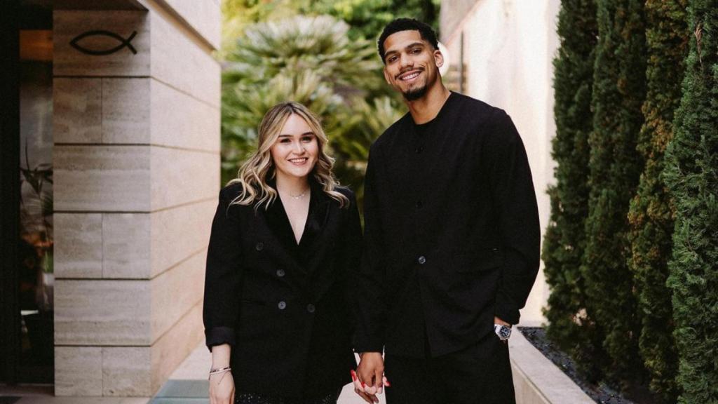 Ronald Araujo y su pareja, Abi Olivera