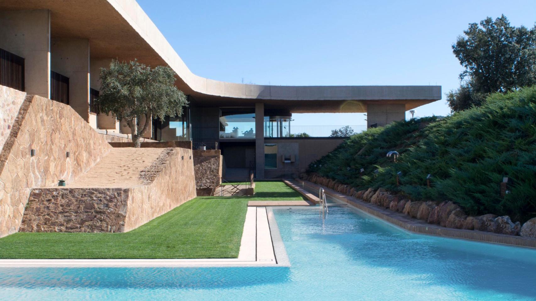 Detalle del catillo de Sant Julià de Ramis | VIDRESIF