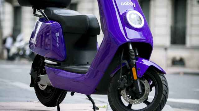 Una moto de Cabify en una imagen de archivo