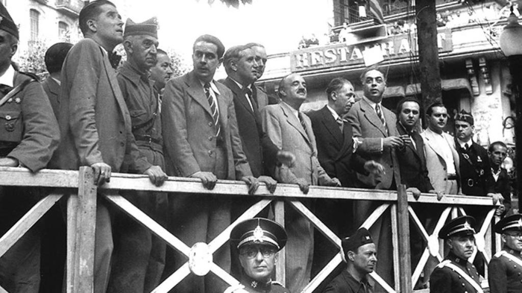 José Aranguren (2i), con el 'expresident' Lluís Companys (6d) en Barcelona en 1936