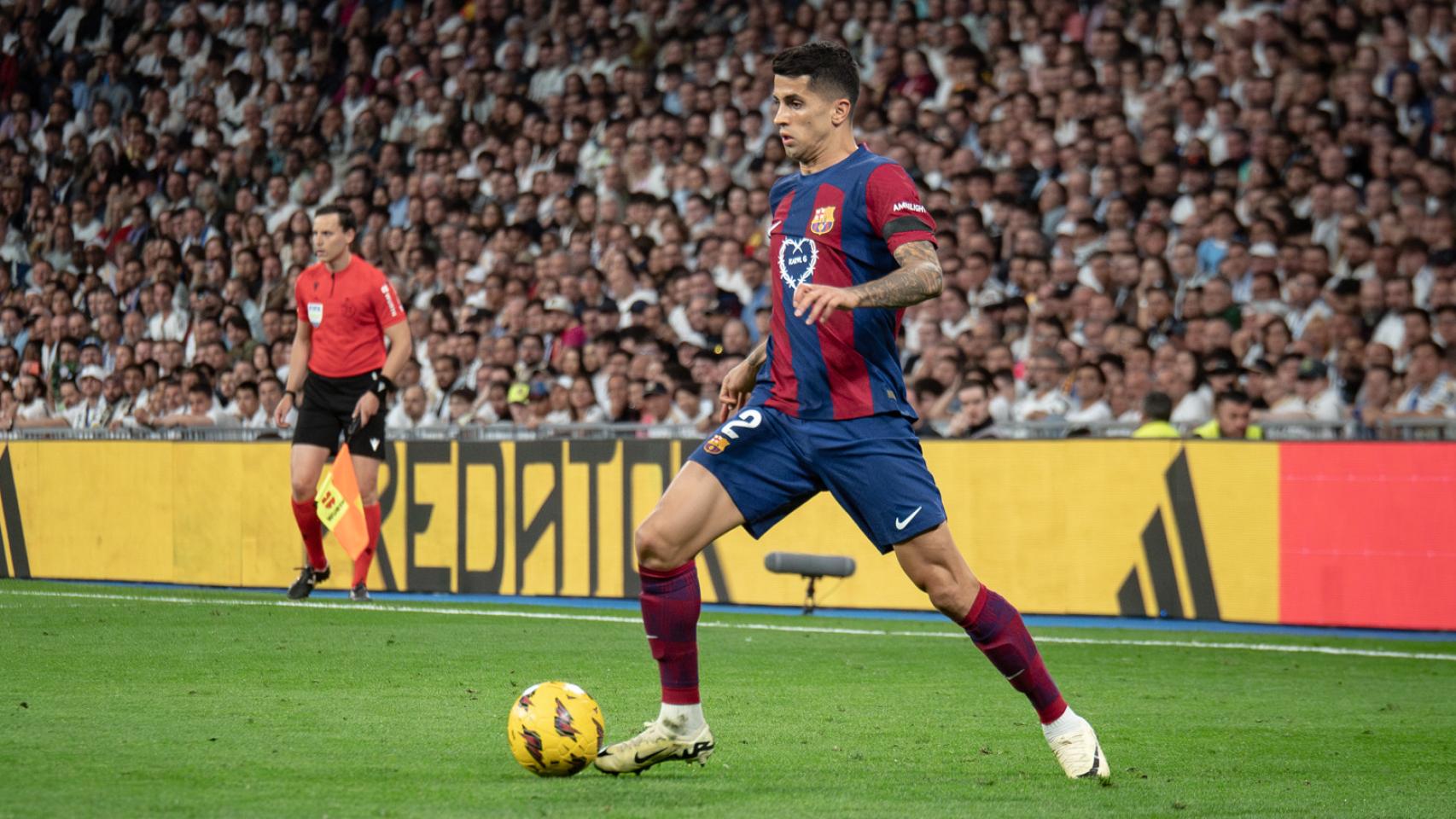 Joao Cancelo, durante el clásico del 21 de abril en el Santiago Bernabéu