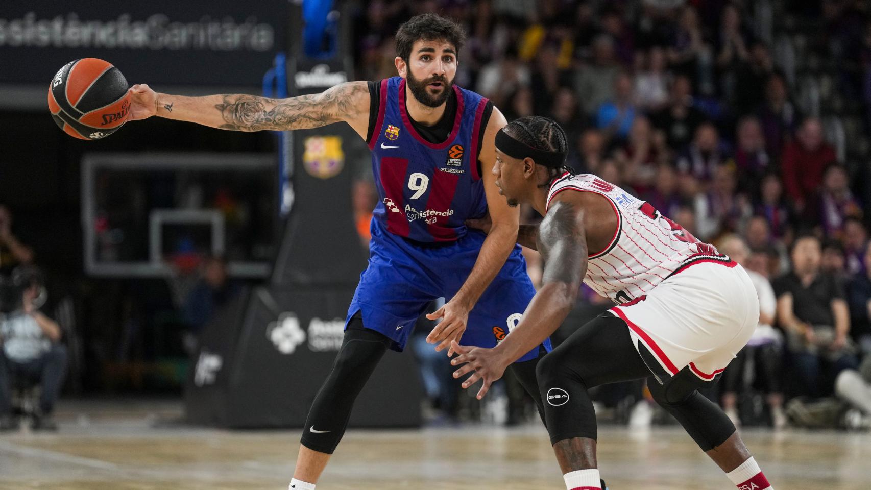 Ricky Rubio dirige un ataque del Barça de basket contra Olympiakos