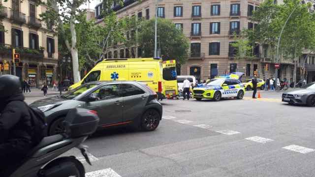 Imagen del accidente entre un motorista y una furgoneta