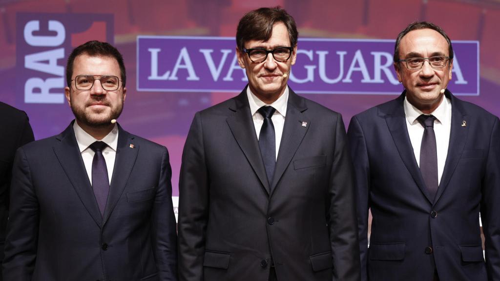Los candidatos Pere Aragonès (ERC), Salvador Illa (PSC) y Josep Rull (Junts+) en el debate electoral de 'La Vanguardia' y RAC1