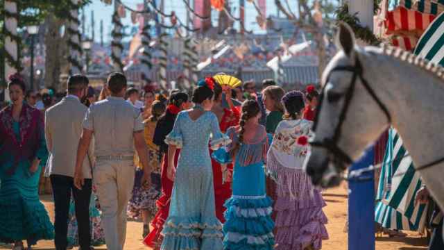 Asistentes de una edición anterior de la Feria de Abril en Barcelona