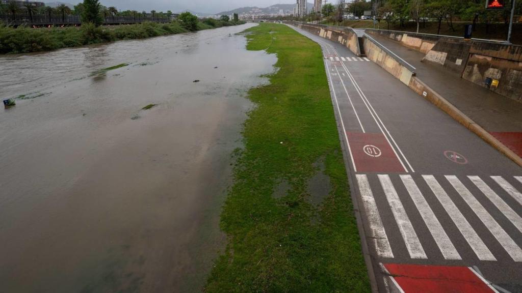 El caudal del río Besòs en Santa Coloma de Gramenet