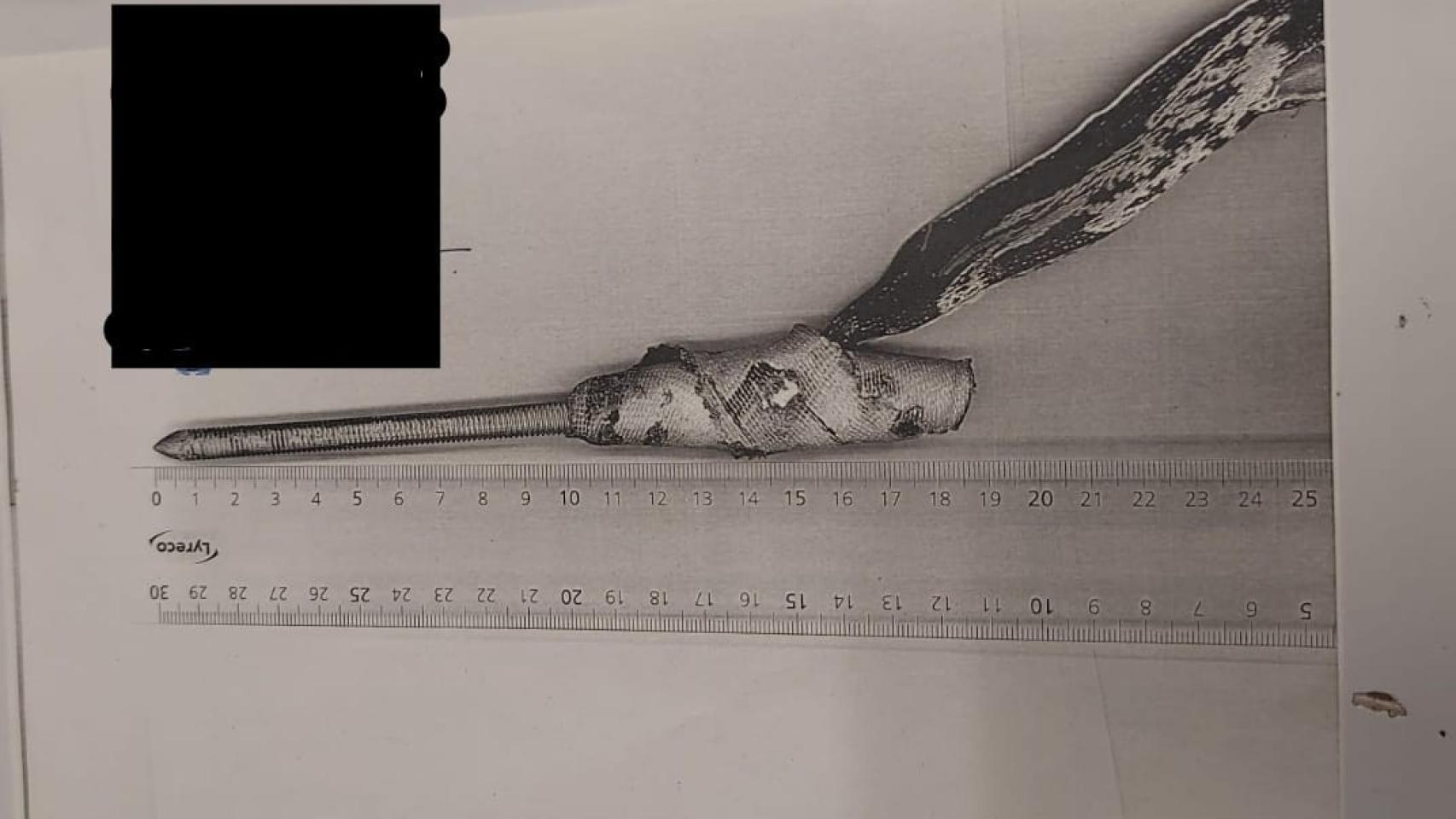 El punzón con el que un recluso trató a agredir a funcionarios de prisiones en Quatre Camins