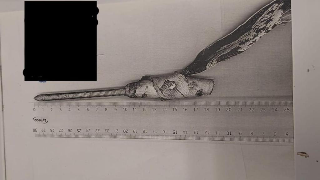 El punzón con el que un recluso trató a agredir a funcionarios de prisiones en Quatre Camins