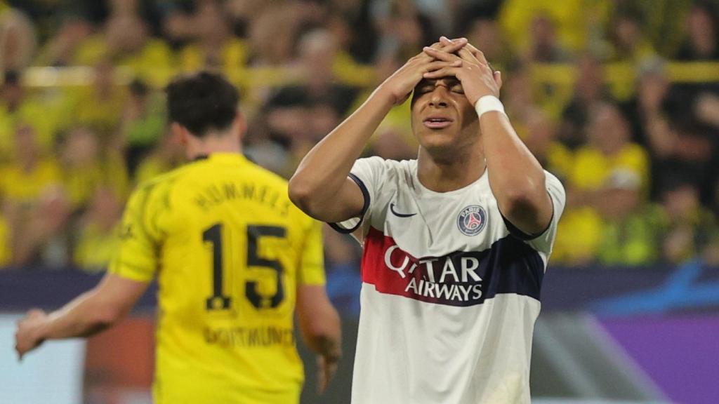 La frustración de Mbappé tras fallar un gol contra el Dortmund