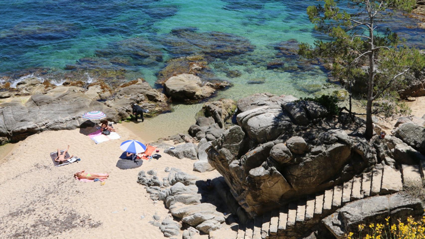 Playa de Belladona vista desde El Camí de Ronda