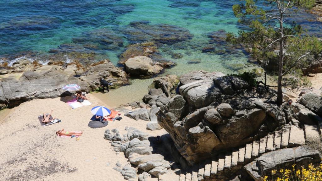 Playa de Belladona vista desde El Camí de Ronda