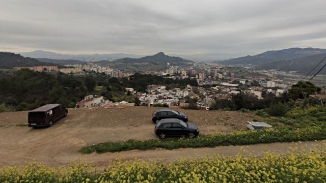 Aparcamiento que se reconvertirá en un mirador en Torre Baró