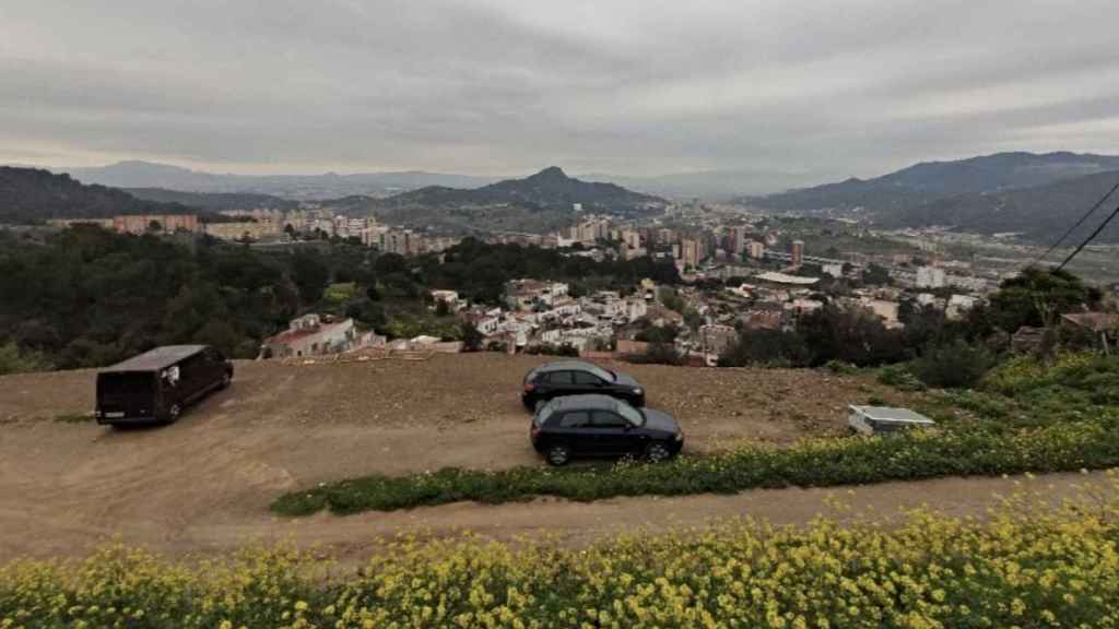 Aparcamiento que se reconvertirá en un mirador en Torre Baró