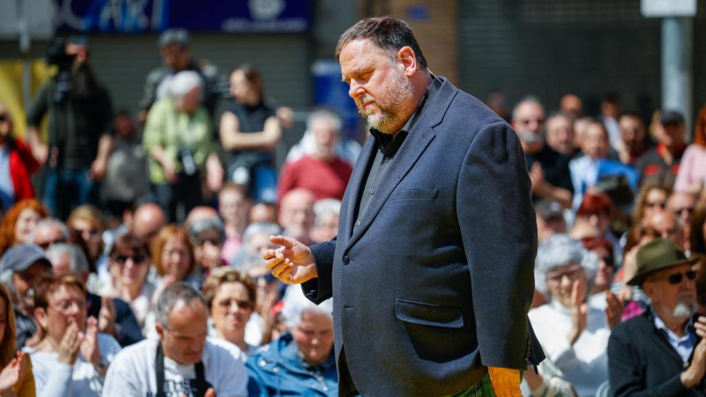 El presidente de ERC, Oriol Junqueras, interviene durante un mitin de ERC, en la plaza Espanya, a 4 de mayo de 2024, en Pineda de Mar, Barcelona, Cataluña